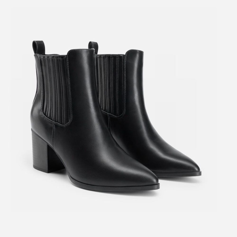 Shoe Dazzle Black Heeled Boots
